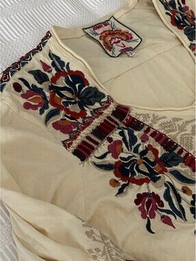 Johnny Was Los Angeles Katina Floral Boho Embroidered T Shirt Blouse Top Small